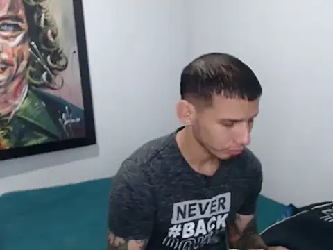 HotSinlge online show from February 25, 2:05 pm