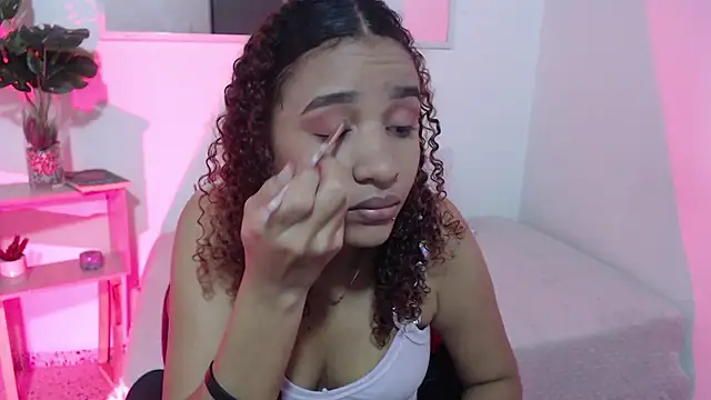 Snapshot of Alice_Grinnerk chatting on March 3, 1:17 pm Alice Grinnerk online show from March 3, 1:17 pm