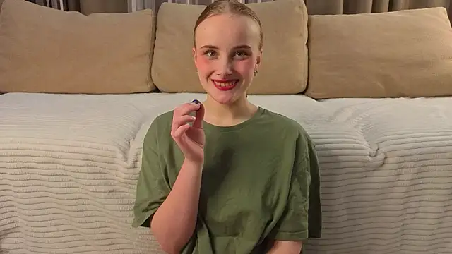 Snapshot of KirstinMcgeady chatting on March 1, 11:12 am KirstinMcgeady online show from March 1, 11:12 am