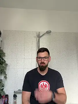 Snapshot of xxxsharkexxx chatting on March 1, 1:24 pm xxxsharkexxx online show from March 1, 1:24 pm