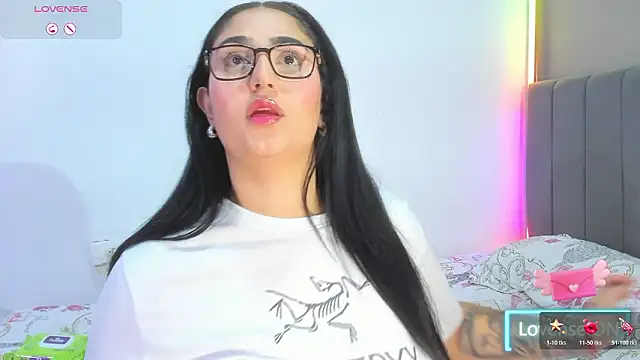 Snapshot of Curvy_sweet chatting on February 25, 12:20 am Curvy sweet online show from February 25, 12:20 am