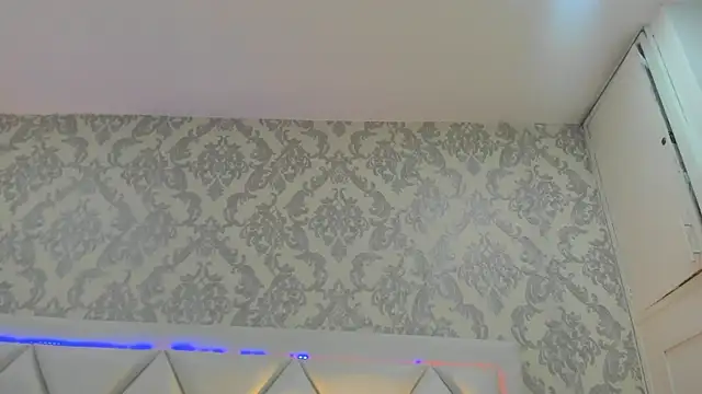 Snapshot of HollyOlson chatting on July 11, 12:08 pm HollyOlson online show from July 11, 12:08 pm