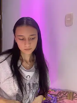 candy deluxe online show from May 8, 3:23 am