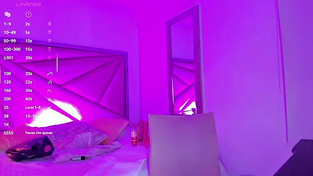 Snapshot of CatalinaBlaze chatting on May 28, 11:57 pm CatalinaBlaze online show from May 28, 11:57 pm