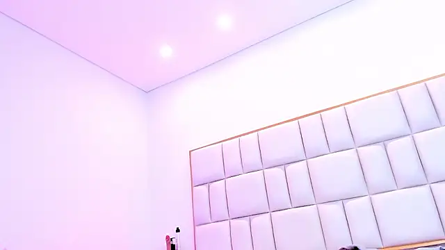 Violetta-foxx online show from March 21, 8:01 pm