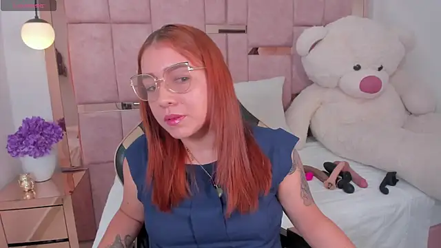 Snapshot of antonella_moon7 chatting on July 10, 3:55 am antonella moon7 online show from July 10, 3:55 am