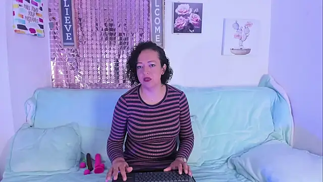 AdeleNasty online show from February 13, 1:40 pm