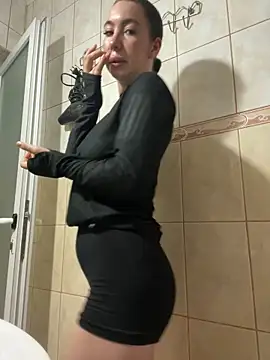 I amSis online show from February 24, 8:23 am