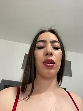 I amSis online show from April 5, 6:05 pm