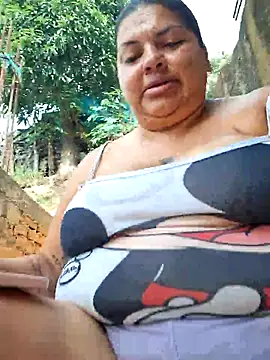 Snapshot of Juli_Powl chatting on February 23, 1:19 pm Juli Powl online show from February 23, 1:19 pm