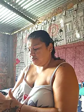 Juli Powl online show from April 1, 1:12 pm