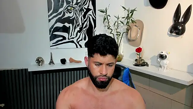 Snapshot of BENEDIICK chatting on February 17, 9:43 pm BENEDIICK online show from February 17, 9:43 pm