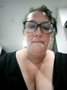  Saraqueen online show from April 12, 3:44 am