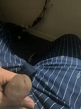 awesomemilkss online show from April 15, 3:02 am