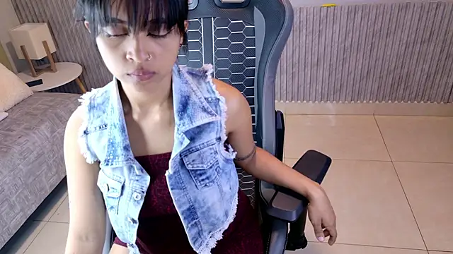 Snapshot of Abby18_ chatting on February 14, 4:20 am Abby18 online show from February 14, 4:20 am