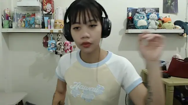 Snapshot of GloryKulikowski chatting on March 3, 1:34 am GloryKulikowski online show from March 3, 1:34 am