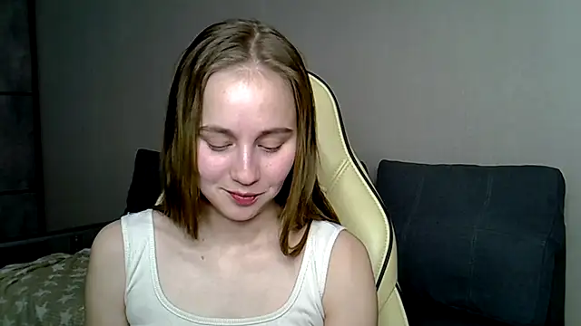 Snapshot of christimontero chatting on February 19, 6:20 am christimontero online show from February 19, 6:20 am