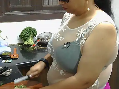 Hot Sonniyaa online show from February 23, 7:17 am