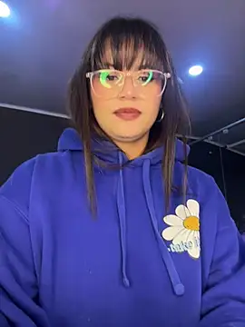 Snapshot of Mia_noiir chatting on February 26, 3:49 am Mia noiir online show from February 26, 3:49 am