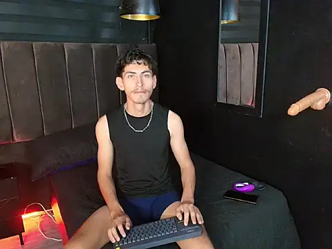 skinny jean  online show from March 18, 8:23 pm