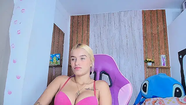 abigail sandoval online show from April 14, 1:39 pm