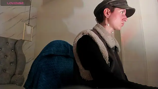 Snapshot of Fieramadame chatting on February 24, 12:03 pm Fieramadame online show from February 24, 12:03 pm