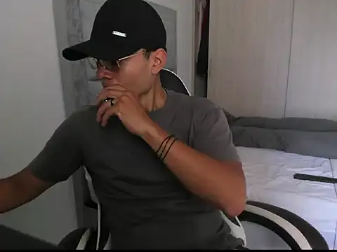 FredericSloan online show from March 2, 8:04 pm