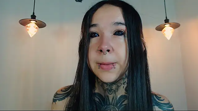 Snapshot of alien_eyes09 chatting on February 24, 2:09 am alien eyes09 online show from February 24, 2:09 am