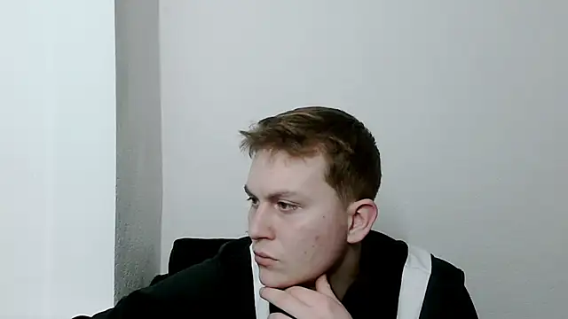 Snapshot of MrHeat_ chatting on February 14, 8:05 pm MrHeat online show from February 14, 8:05 pm