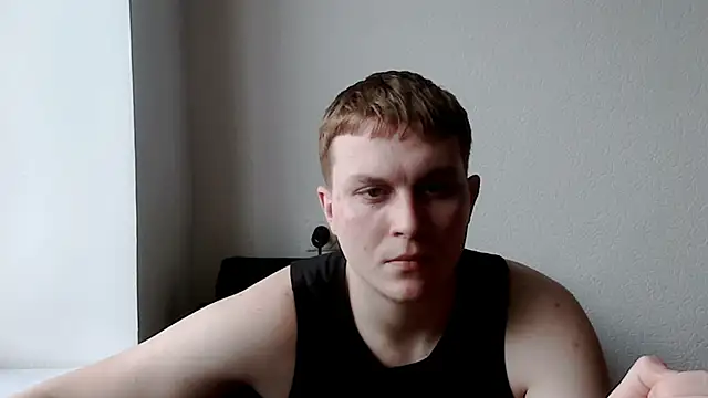 Snapshot of MrHeat_ chatting on February 15, 12:47 pm MrHeat online show from February 15, 12:47 pm
