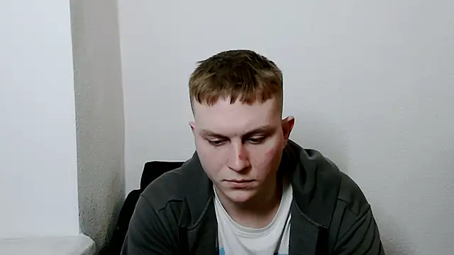 Snapshot of MrHeat_ chatting on February 26, 7:46 pm MrHeat online show from February 26, 7:46 pm