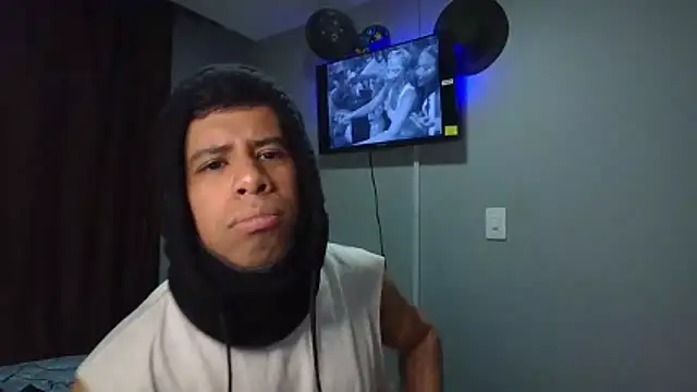 WILD BIGCOCK35 online show from February 14, 3:47 am