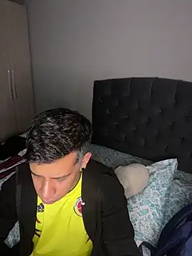 WILD BIGCOCK35 online show from February 15, 1:35 am