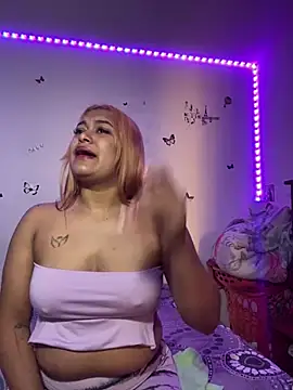 Snapshot of Alicefetishxxx chatting on March 3, 12:55 pm Alicefetishxxx online show from March 3, 12:55 pm