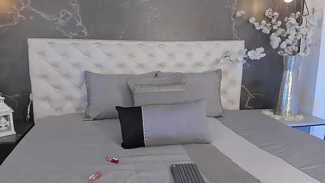 Samantha Dupre online show from March 24, 11:21 pm