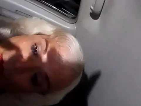 dustbunny64 online show from April 18, 5:33 am