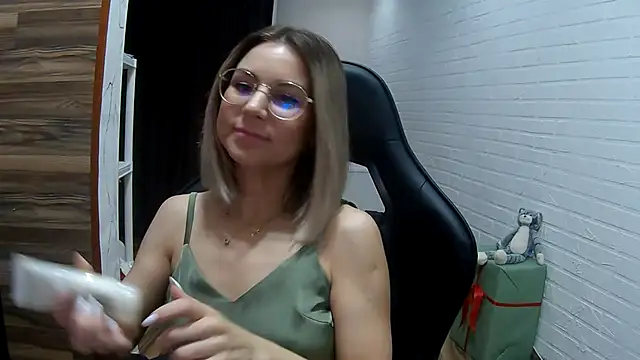 IceMayes online show from April 1, 1:41 pm