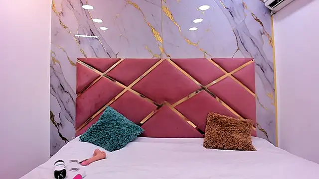 Snapshot of Lilith_Kramston chatting on February 18, 3:35 am Lilith Kramston online show from February 18, 3:35 am