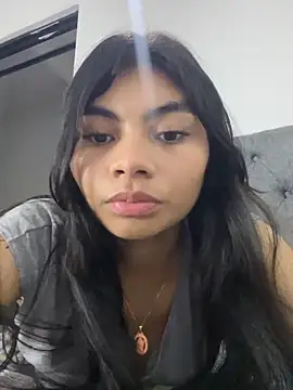 eimmy  skinny online show from May 19, 11:11 pm