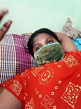 Snapshot of tamilkaviya431 chatting on April 18, 5:22 am tamilkaviya431 online show from April 18, 5:22 am