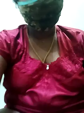 Snapshot of tamilkaviya431 chatting on April 26, 2:20 am tamilkaviya431 online show from April 26, 2:20 am
