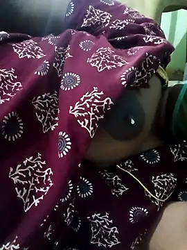 Snapshot of tamilkaviya431 chatting on April 29, 6:14 pm tamilkaviya431 online show from April 29, 6:14 pm