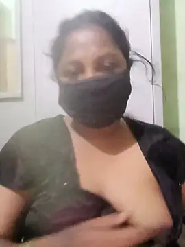 Snapshot of tamilkaviya431 chatting on July 19, 8:01 pm tamilkaviya431 online show from July 19, 8:01 pm