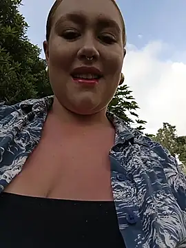 Snapshot of Freckless_ chatting on February 21, 8:43 pm Freckless online show from February 21, 8:43 pm