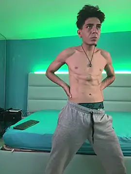 Snapshot of abrilandjulian chatting on February 19, 12:23 pm abrilandjulian online show from February 19, 12:23 pm