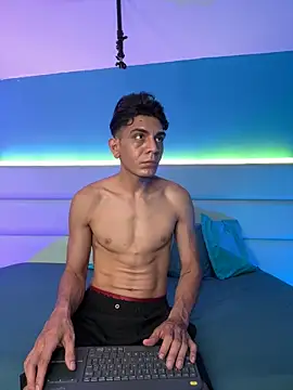 Snapshot of abrilandjulian chatting on March 2, 12:01 pm abrilandjulian online show from March 2, 12:01 pm