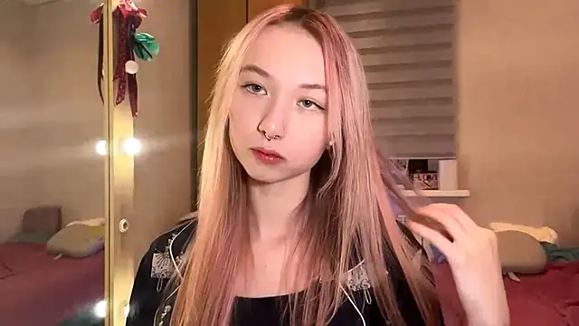 Snapshot of PinkTraible chatting on February 14, 1:08 pm PinkTraible online show from February 14, 1:08 pm