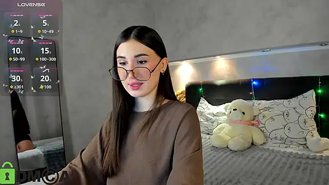 Emily Lews online show from March 18, 1:09 am