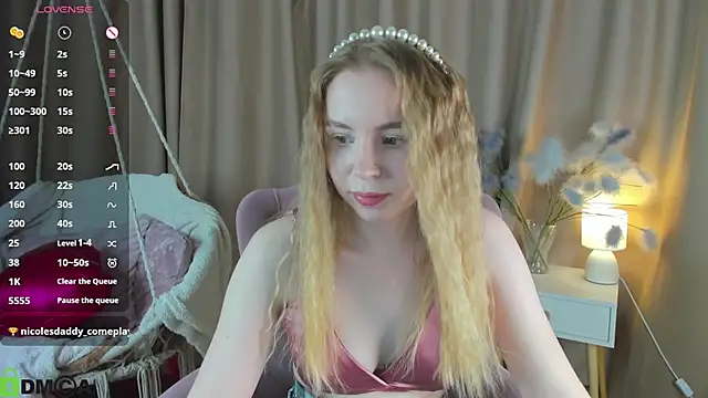 Snapshot of Linda__Bloom chatting on March 2, 1:30 am Linda Bloom online show from March 2, 1:30 am