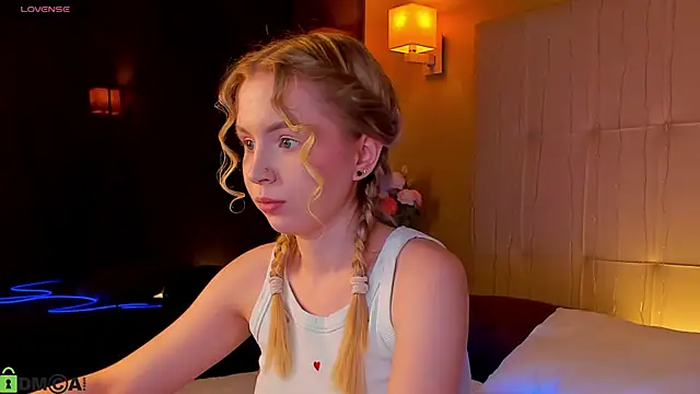 Linda  Bloom online show from April 19, 12:43 am